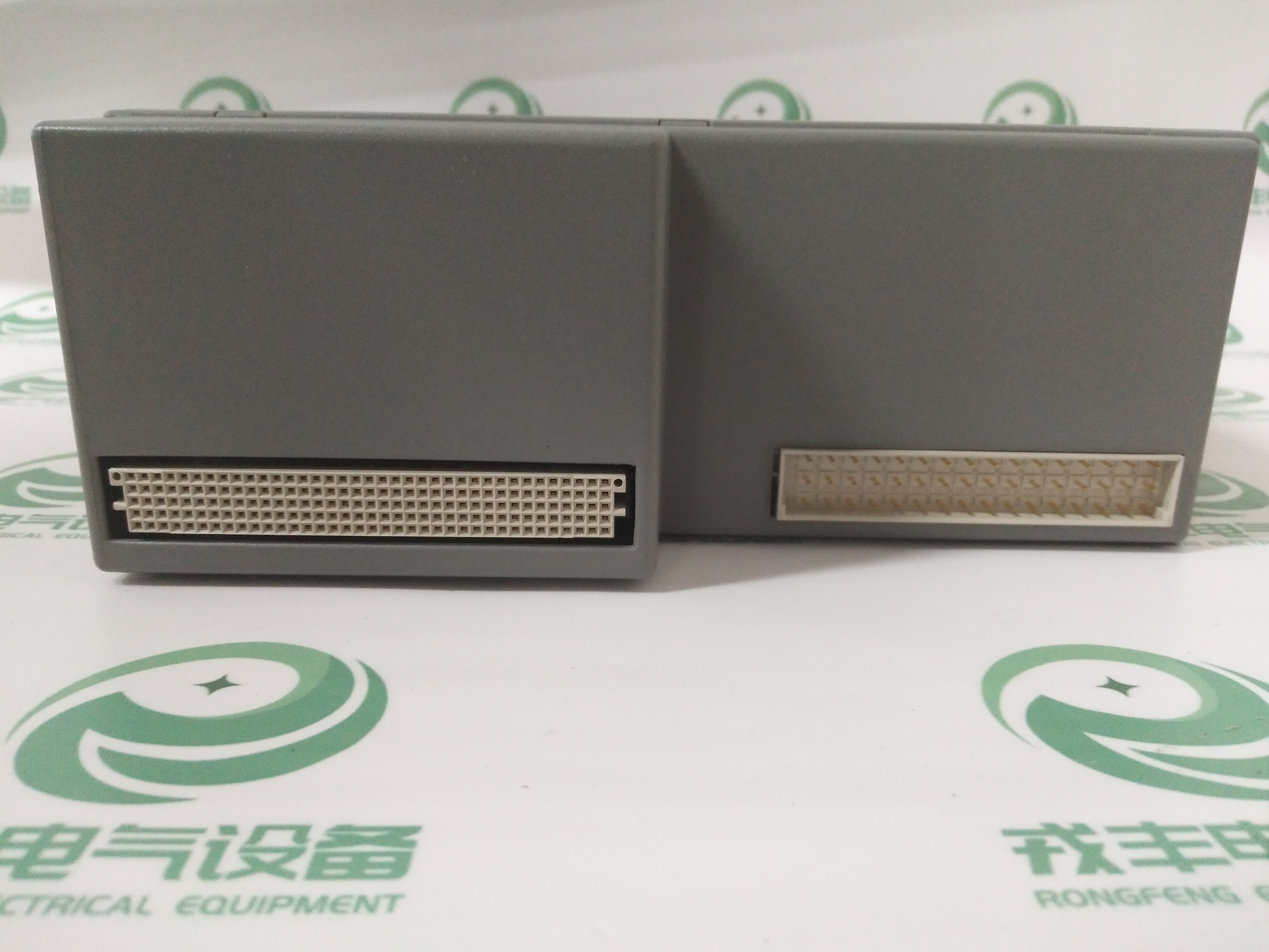 T8402现货特价ICS TRIPLEX