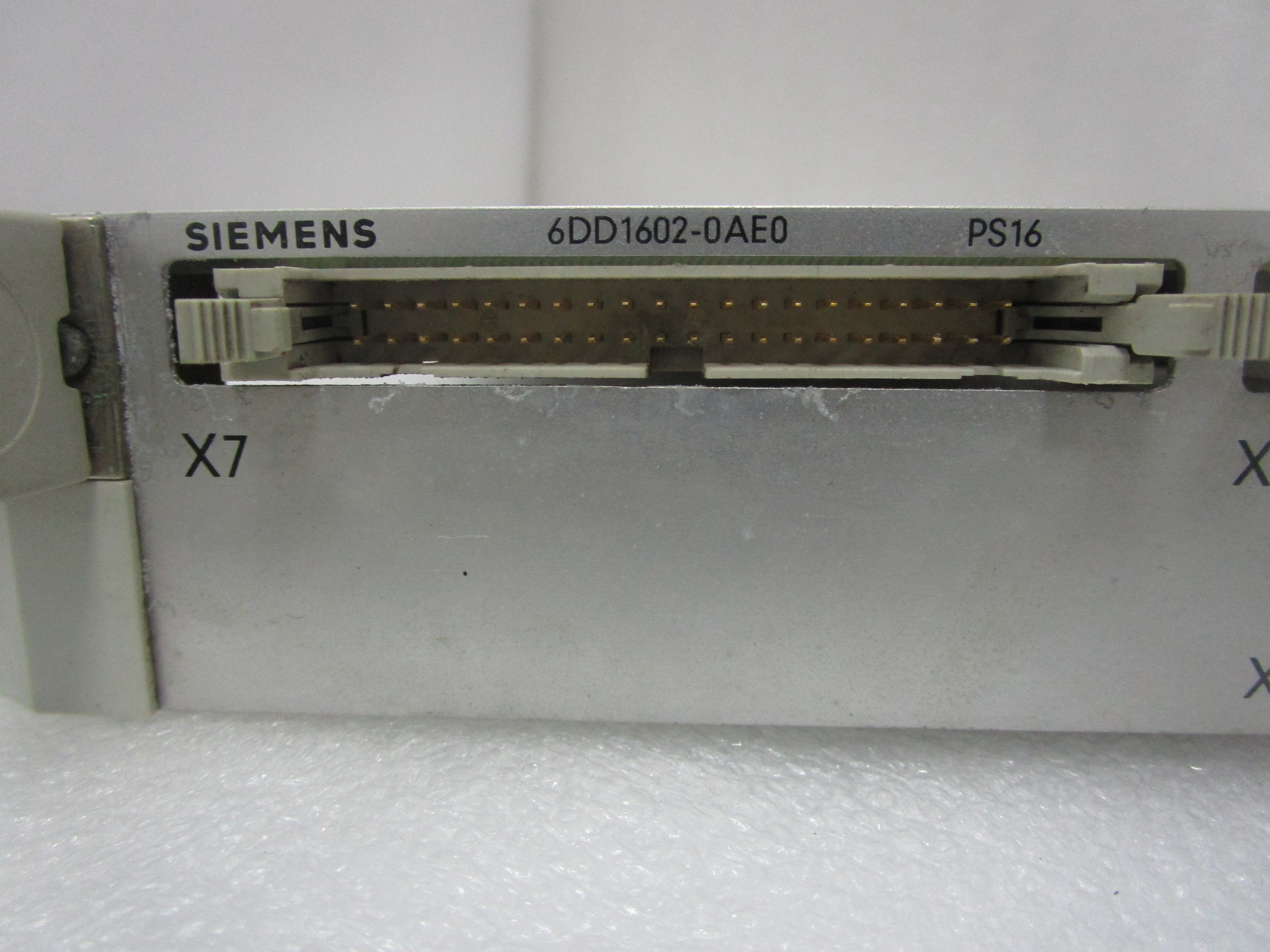 Siemens   6ES5470-4UC804         质量至上 