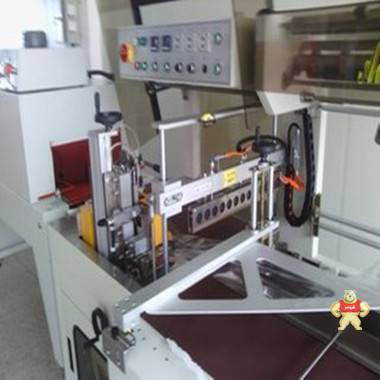 燈具自動(dòng)包裝機(jī) 熱收縮封膜機(jī)操作簡單 燈具自動(dòng)包裝機(jī),熱收縮封膜機(jī),燈具封膜機(jī),熱收縮包裝機(jī),自動(dòng)熱收縮膜機(jī)