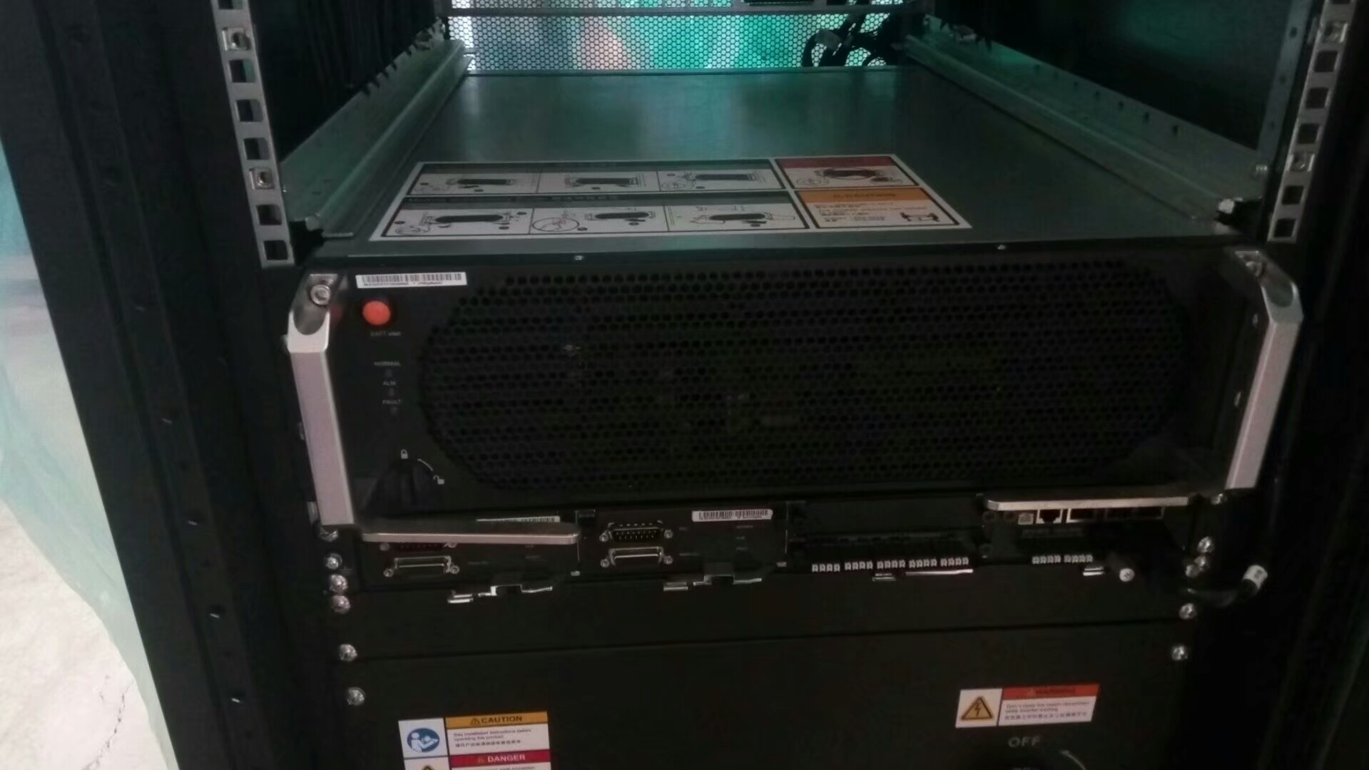 华为 UPS5000-E-320K-F320 UPS不间断电源 320kva模块化UPS 华为,UPS5000-E-320K-F320,UPS不间断电源,320kva模块化UPS