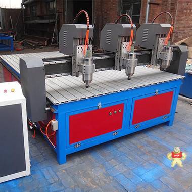 多头木工雕刻机 广告字数控雕刻机生产厂家 多头木工雕刻机,广告字数控雕刻机,广告字雕刻机,数控雕刻机,木工雕刻机