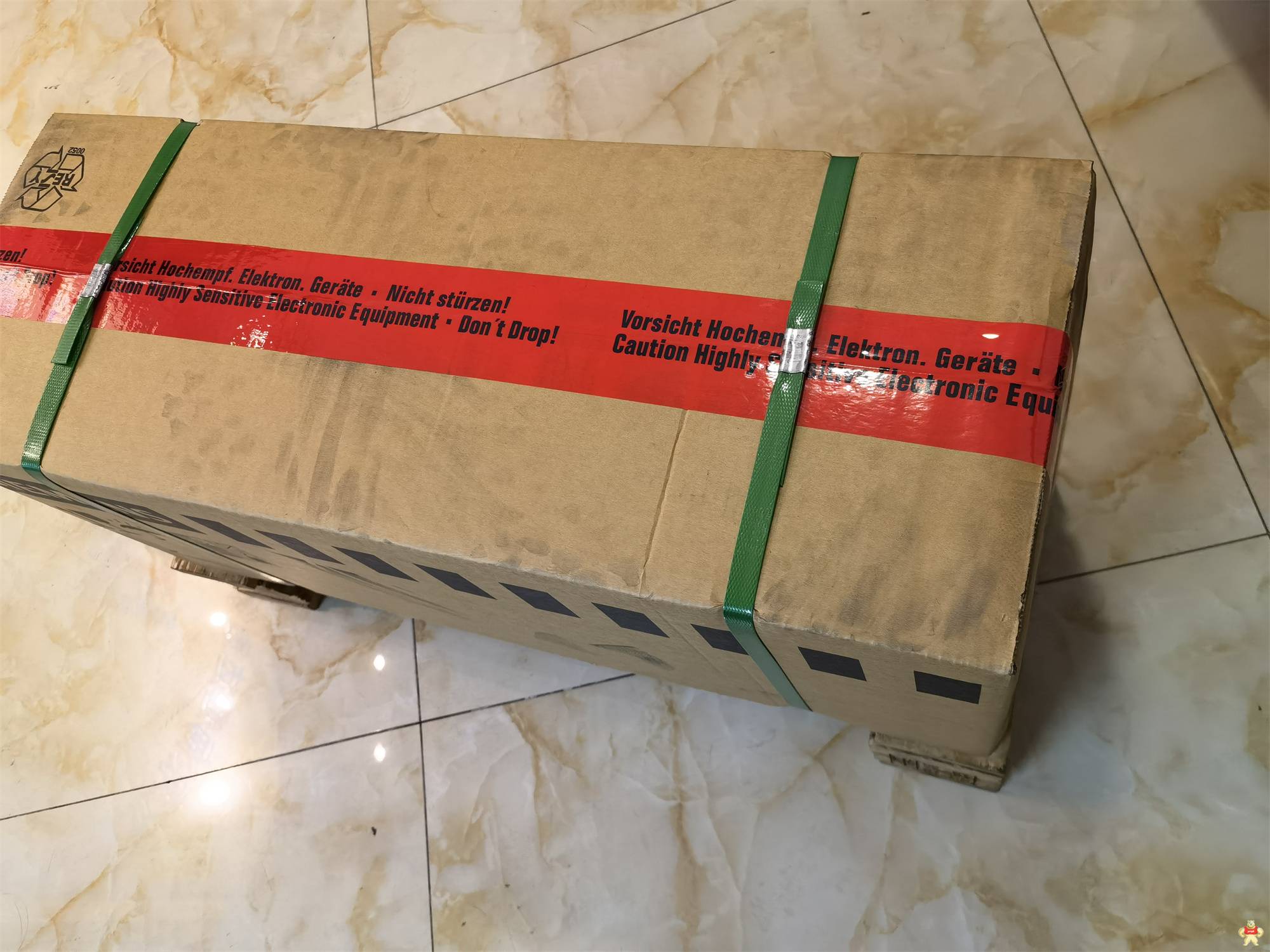 低價(jià)出售全新電機(jī)1FK7060-5AF71-1FG2現(xiàn)貨 專家免費(fèi)電話技術(shù)服務(wù) 
