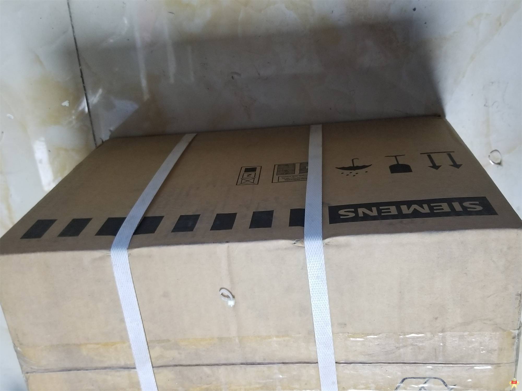 低價(jià)出售全新電機(jī)1FK7060-5AF71-1FG2現(xiàn)貨 專家免費(fèi)電話技術(shù)服務(wù) 