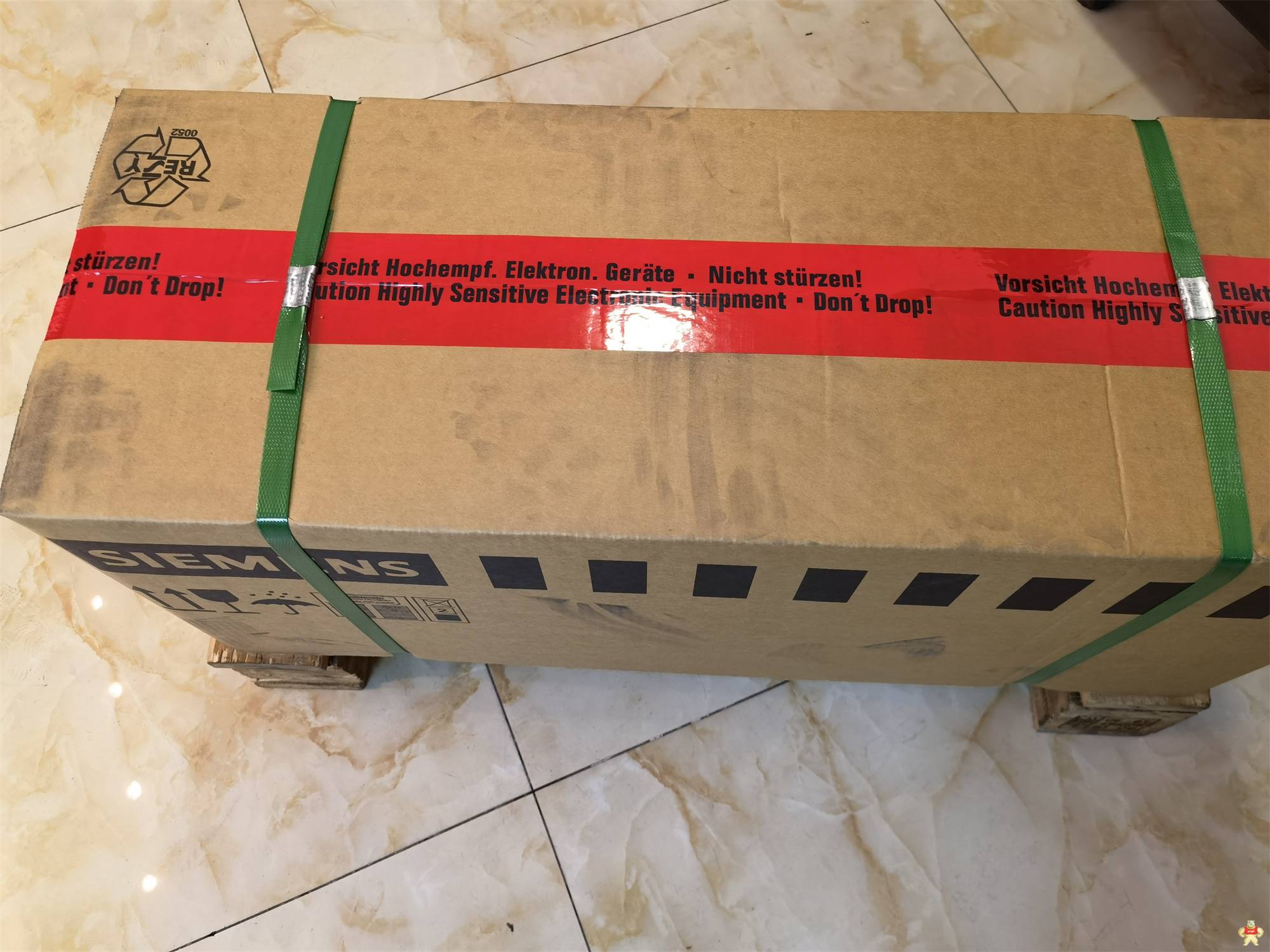 低價(jià)出售全新電機(jī)1FK7060-5AF71-1FG2現(xiàn)貨 專家免費(fèi)電話技術(shù)服務(wù) 