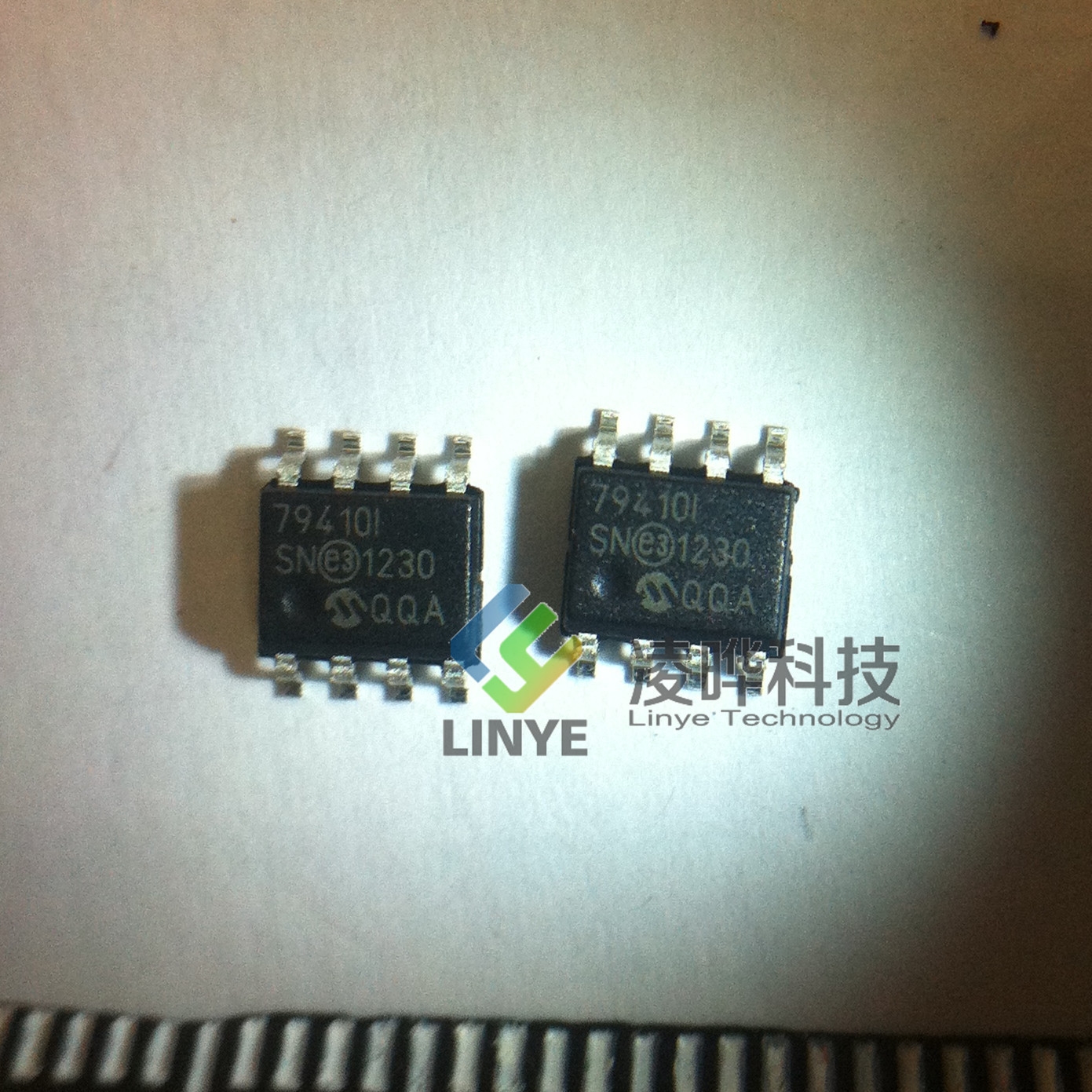 集成电路IC INTERSIL/英特矽尔 HIN213ECAZ-T 接口 - 驱动器，接收器，收发器