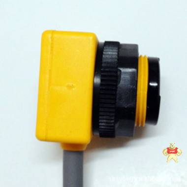 HWL圆柱型光电开关US18TD超短身长30m超长检测距离原装进口