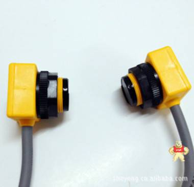 HWL圆柱型光电开关US18TD超短身长30m超长检测距离原装进口 