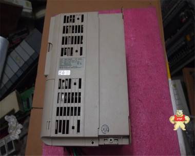 安川变频器CIMR-G7B47P5 安川变频器7.5KW 包邮 包好保修 