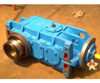 JS矿用硬齿面齿轮减速机