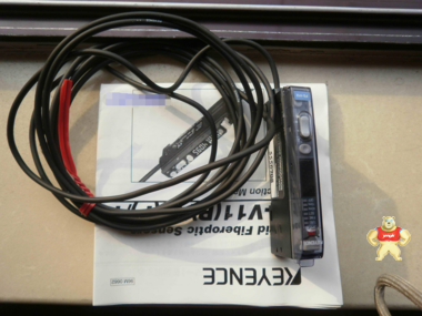 KEYENCE基恩士光纤放大器FS-V12 